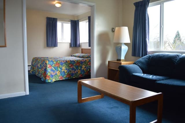 Suite, 1 Queen Bed