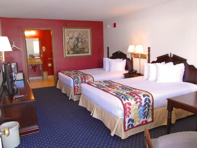 Standard Room with 2 Queen beds