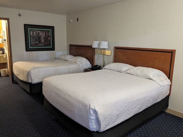 Standard Room with 2 Queen beds