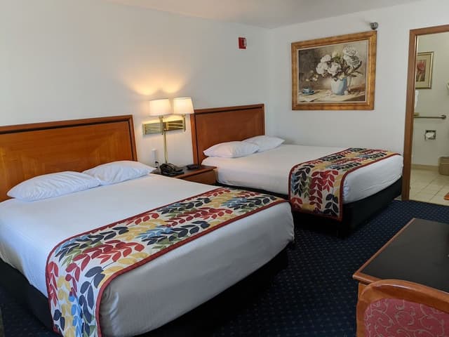 Standard Room with 2 Queen beds