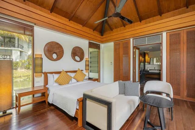 Float Villa