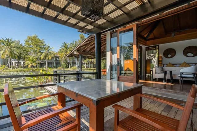 Float Villa
