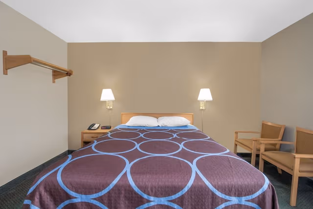 Basic Room, 1 Queen Bed, Non Smoking