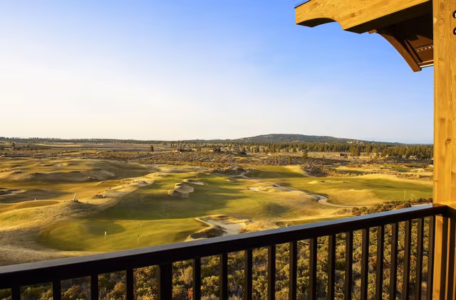 Deluxe Room, 1 King Bed with Sofa bed, Corner, Golf Course View (Call for dog-friendly options)