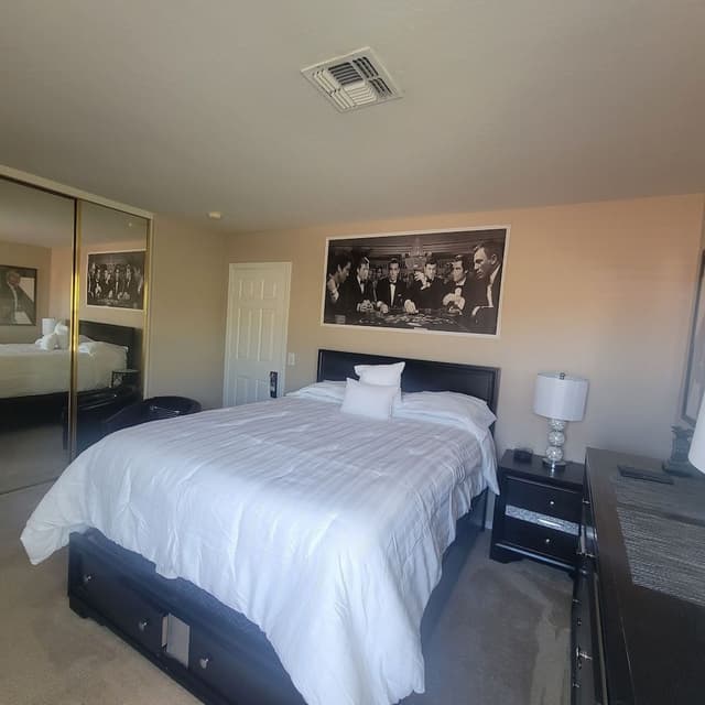 Room (Bond)