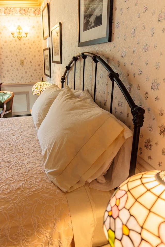 Luxury Room, 1 King Bed, Terrace, Mountain View (Room 20)