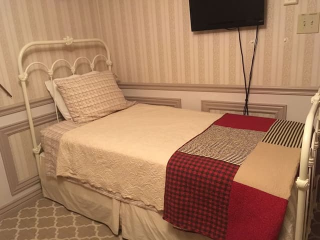 Family Room, Multiple Beds, Private Bathroom, Mountain View
