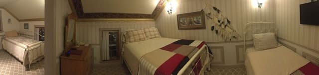 Family Room, Multiple Beds, Private Bathroom, Mountain View