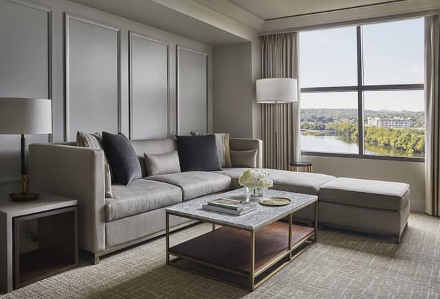 Suite, 1 Bedroom, Lake View