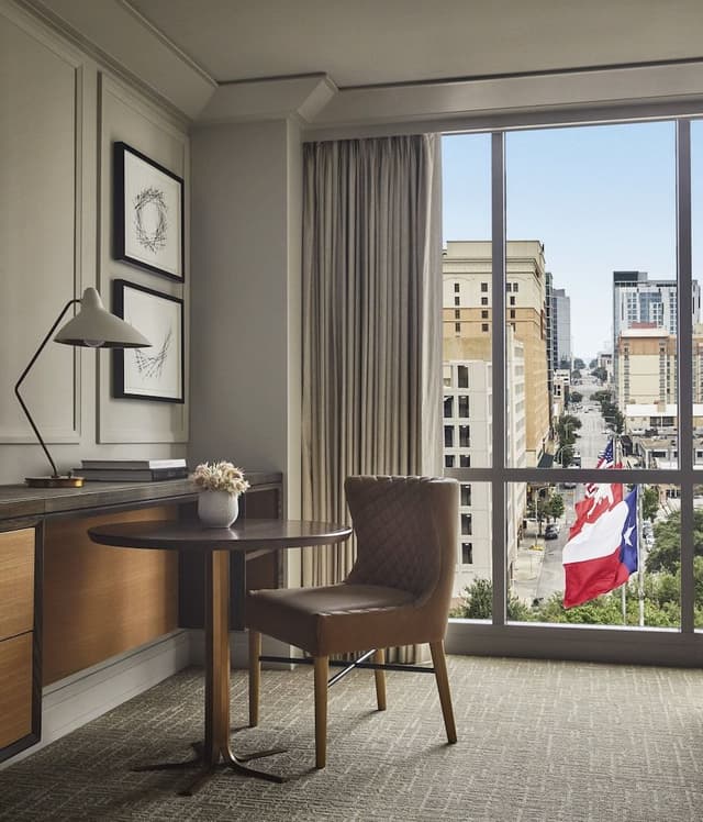 Deluxe City View High Floor Room