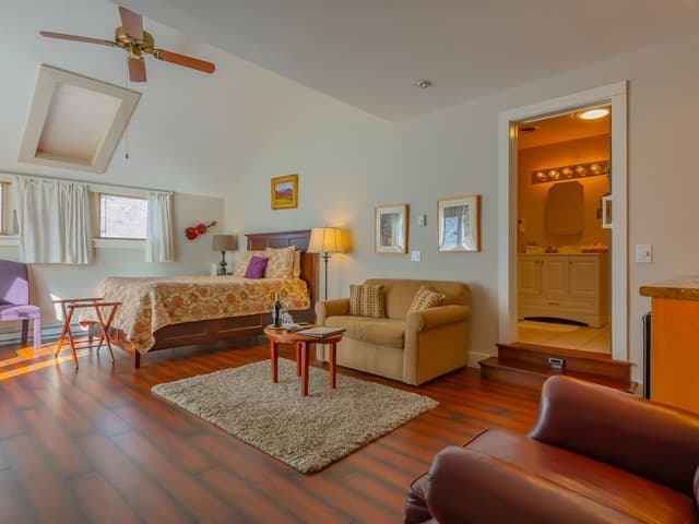 Superior Suite, Private Bathroom (Tanglewood - Pets Allowed)