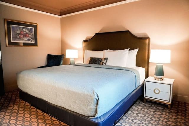 Standard Room, 1 King Bed, River View