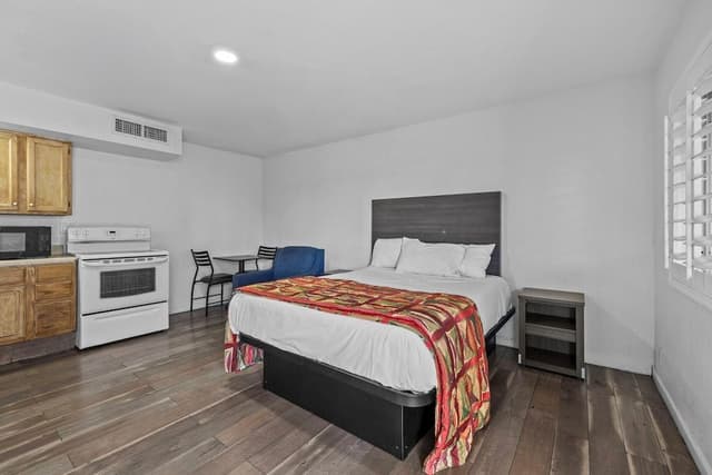 Deluxe Double Room, 2 Queen Beds, Non Smoking, Kitchenette