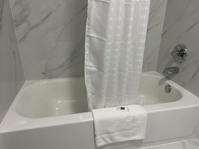 Standard Room, 1 King Bed, Accessible, Non Smoking