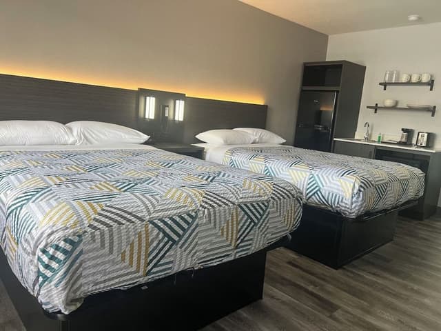 Standard Suite, 2 Queen Beds, Non Smoking, Kitchen