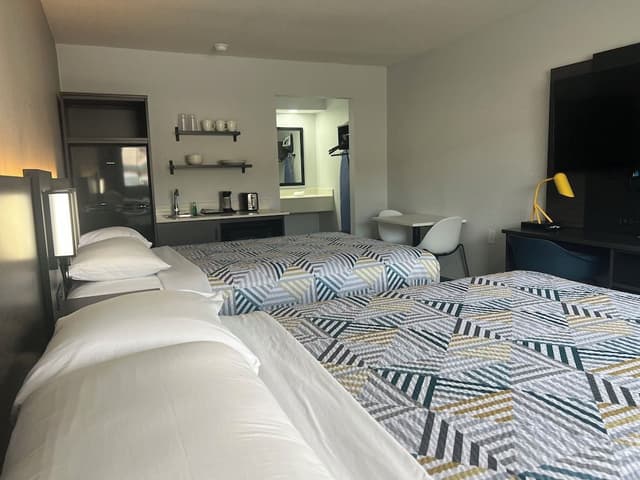 Standard Suite, 2 Queen Beds, Non Smoking, Kitchen