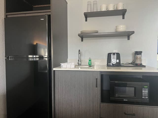 Standard Room, 1 King Bed, Accessible, Non Smoking