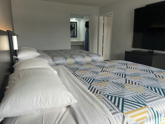 Standard Suite, 2 Queen Beds, Non Smoking, Kitchen