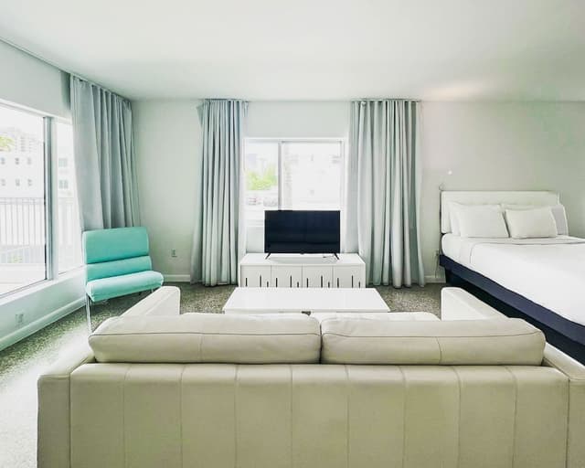 Deluxe Studio, 2 Queen Beds