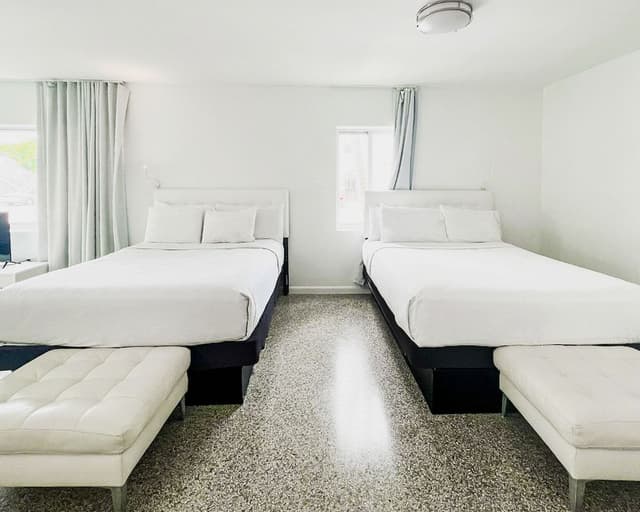 Deluxe Studio, 2 Queen Beds