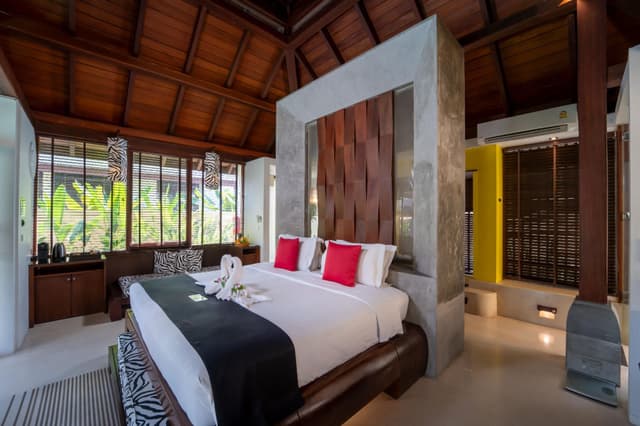 Grand Pool Villa