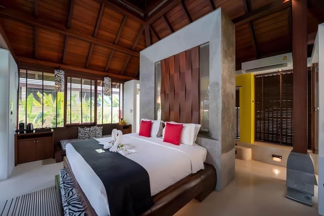 Grand Pool Villa