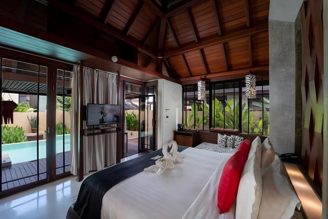 Grand Pool Villa