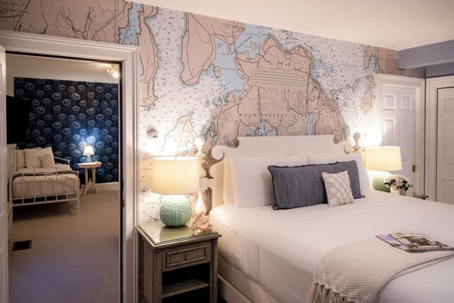 Deluxe King Suite