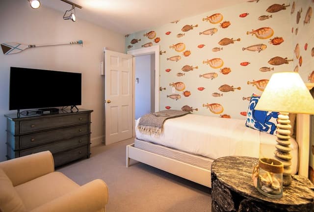 Room 16
