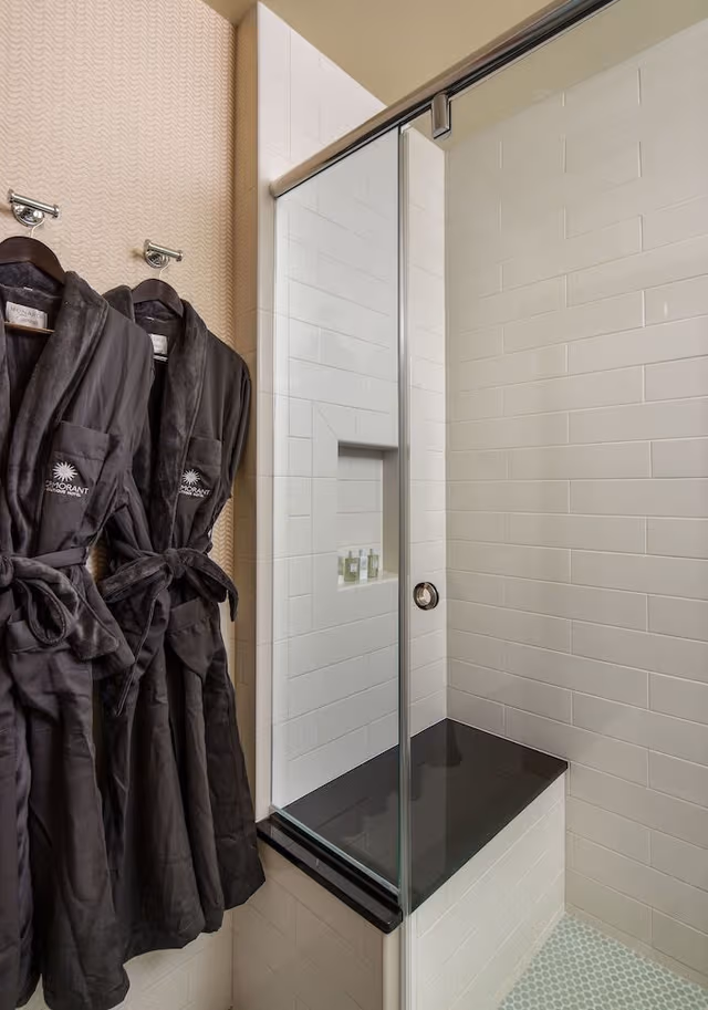 Deluxe Room (Ocean Vista King)