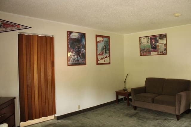 Standard Room, 1 Queen Bed (Newly remodeled bathrooms)