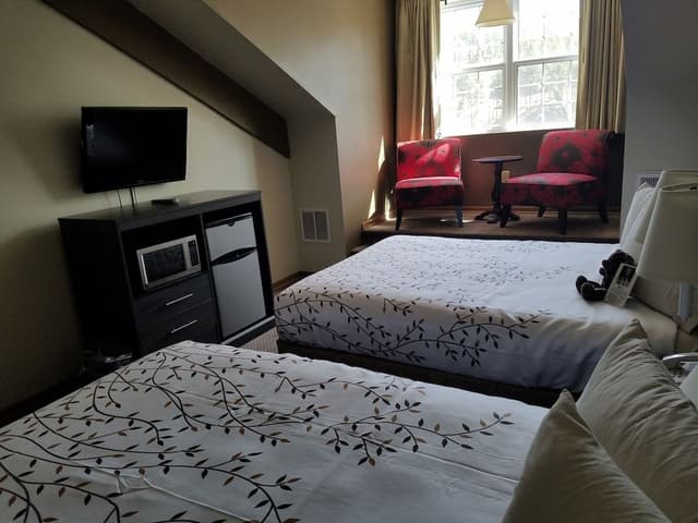 Standard Loft, Multiple Beds, Mountain View