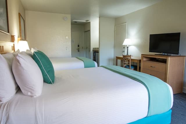 Standard Room, 2 Queen Beds