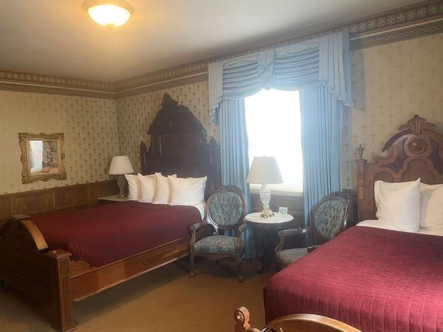 Classic Room, 1 Queen plus Twin