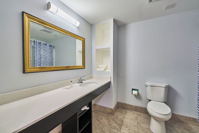 Regency Suite