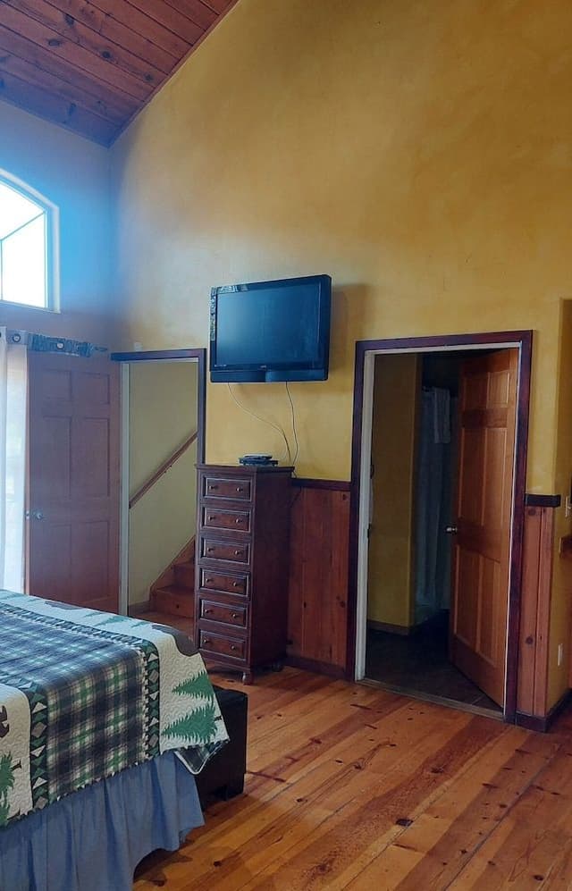 Family Cabin, River Front, River View, Deck #6
