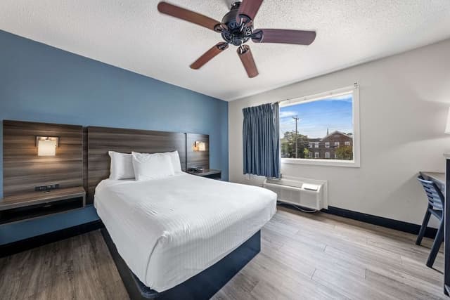 Standard Room, 1 Double Bed, Non Smoking, Refrigerator & Microwave (Small Room)