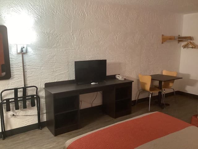 Standard Room, 1 Queen Bed, Accessible, Non Smoking