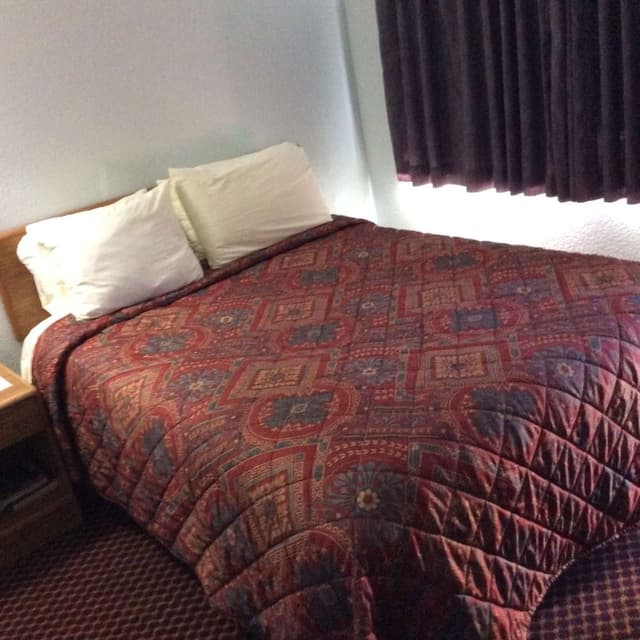Standard Room, 1 Queen Bed