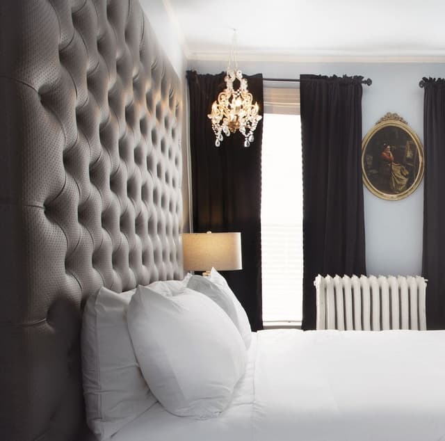 Standard Room, 1 King Bed, Shared Bathroom