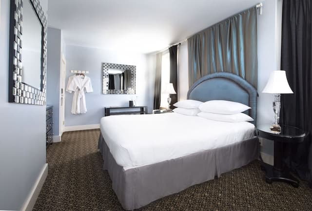 Deluxe Room, 1 King Bed