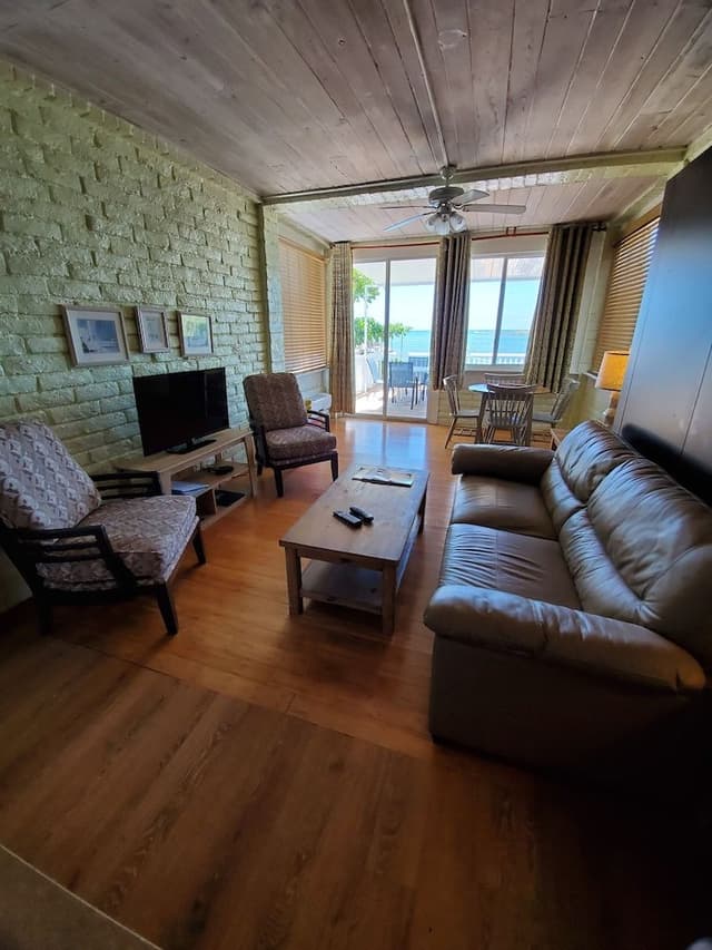 Premium Apartment (Osprey Apartment-Private Balcony)