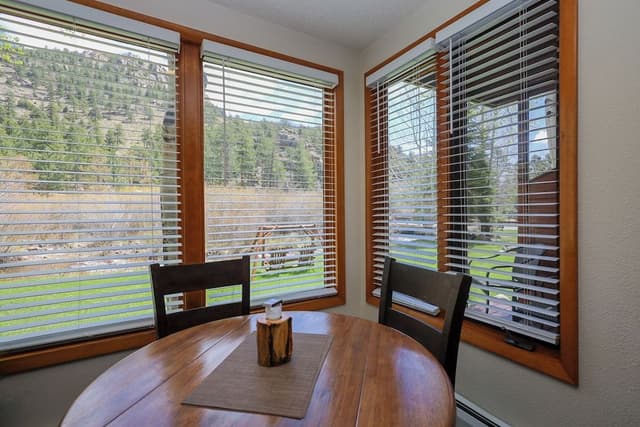 Suite (1 Bedroom Full Kitchen River Level)