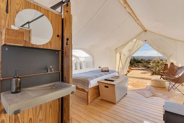Stargazer Tent - Private Bath