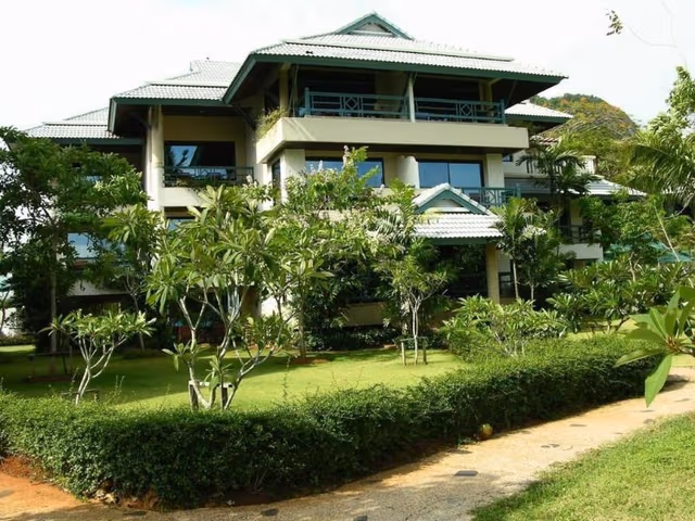 Deluxe Room with Garden View