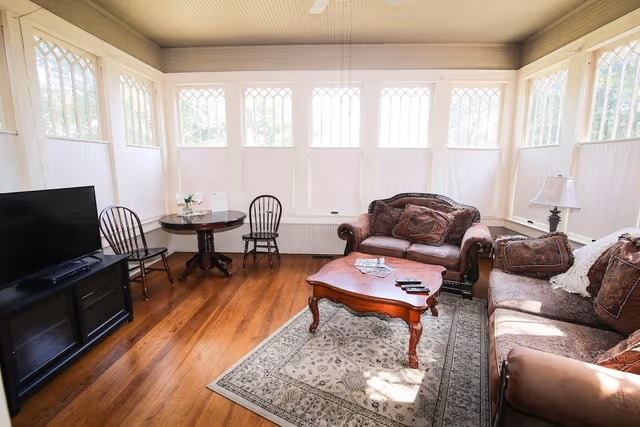 Superior Suite, Ensuite (Cogdell Suite First Floor)