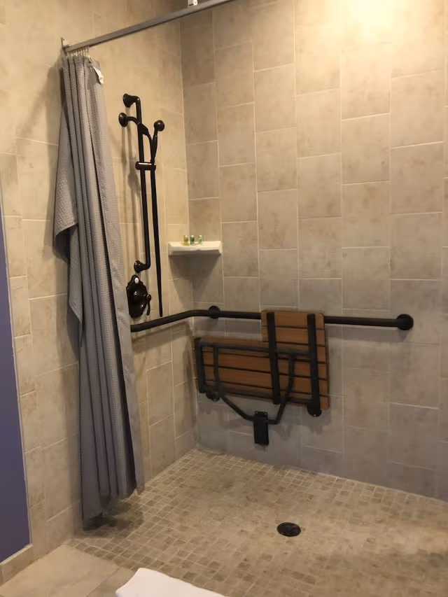 Basic Room, 1 Queen Bed
