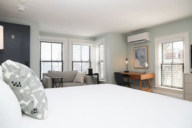 Deluxe Room, 1 King Bed