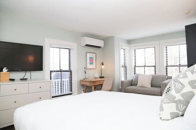 Deluxe Room, 1 Queen Bed