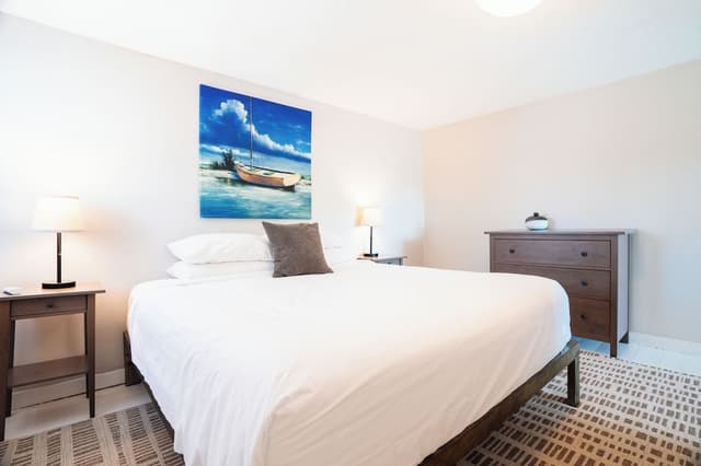 Deluxe Suite, 1 King Bed, Balcony (Junior Suite)
